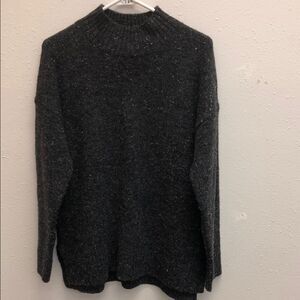118. Well worn color speckled Charcoal wool blend Sweater size medium